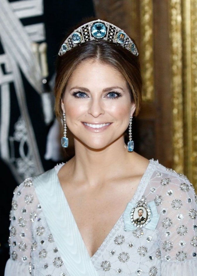 تاج Swedish Aquamarine Kokoshnik tiara المرصع بحجر الزبرجد الساحر للأميرة مادلين