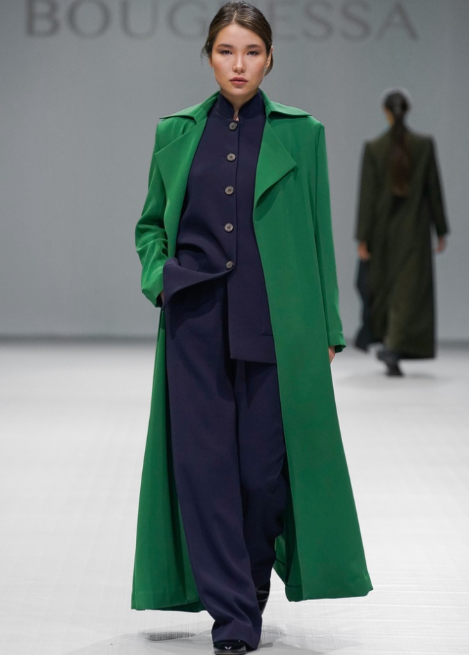 أحدث موديلات المعطف الطويل لإطلالة جذابة في موسم خريف 2022