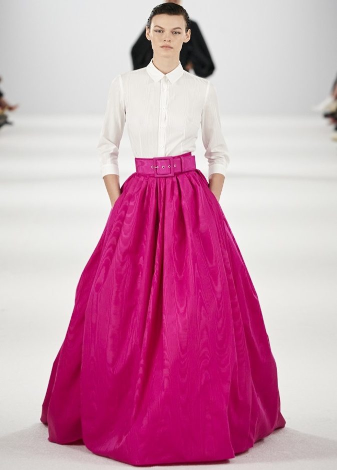 تنسيق التنورة الطويلة في الخريف بأسلوب Carolina Herrera المميّز