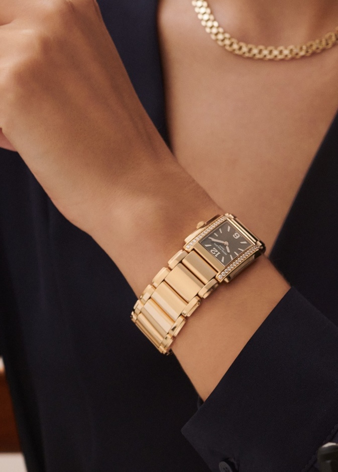 ساعات نسائية كلاسيكية من دور المجوهرات العالمية 