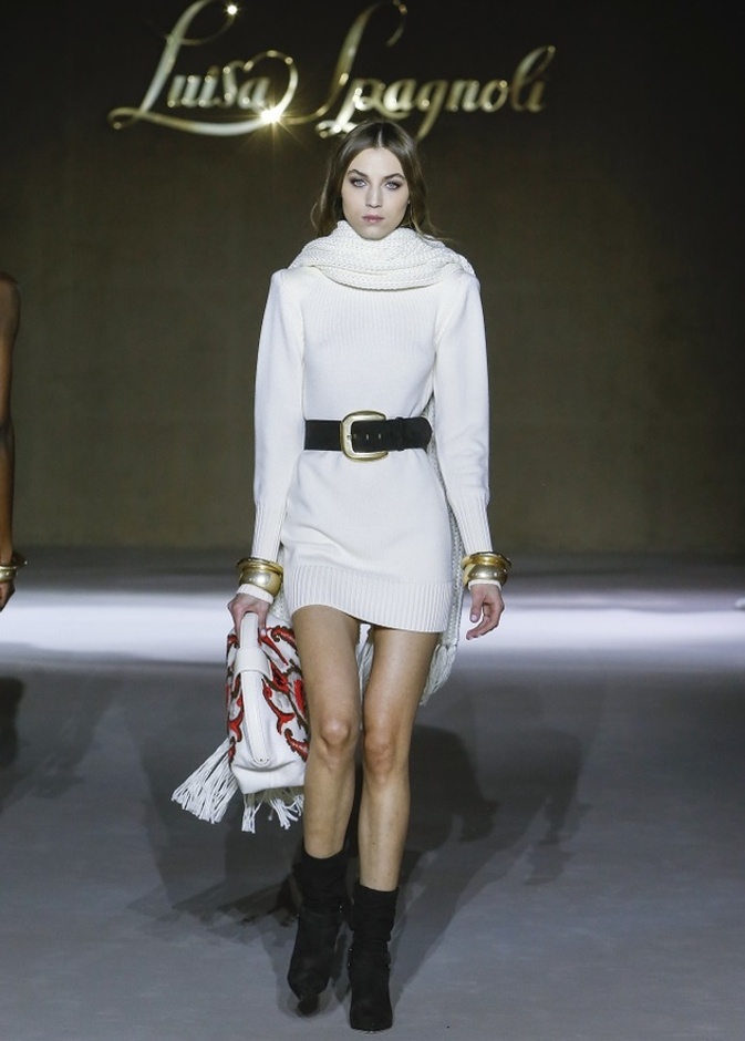 أحدث تصاميم الفساتين الضيقة القصيرة للوك خريفي جذاب على الموضة