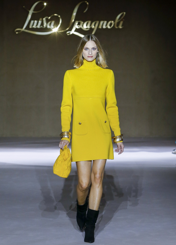 فساتين كاجوال باللون الأصفر