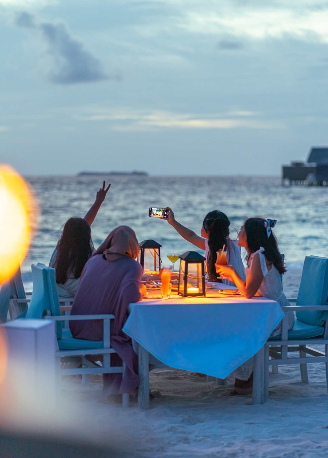 احزمي حقائبك واجمعي أقرب صديقاتك لتمضية أجمل الأوقات مع عطلة الفتيات GIRLS GETAWAY  في ميلايدو