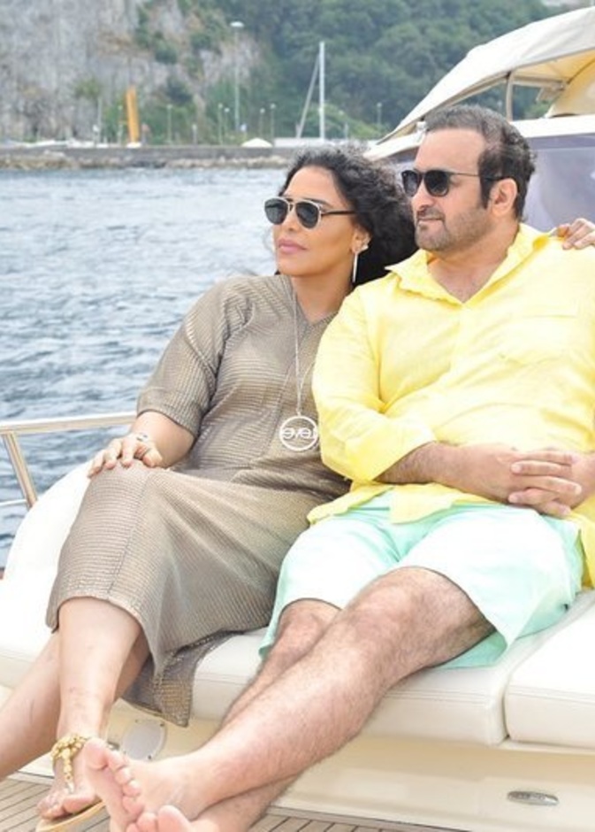 ..الفنانة أحلام تختتم إجازتها في إسبانيا وهذه ابرز اللقطات التي خطفت بها الأنظار مع زوجها