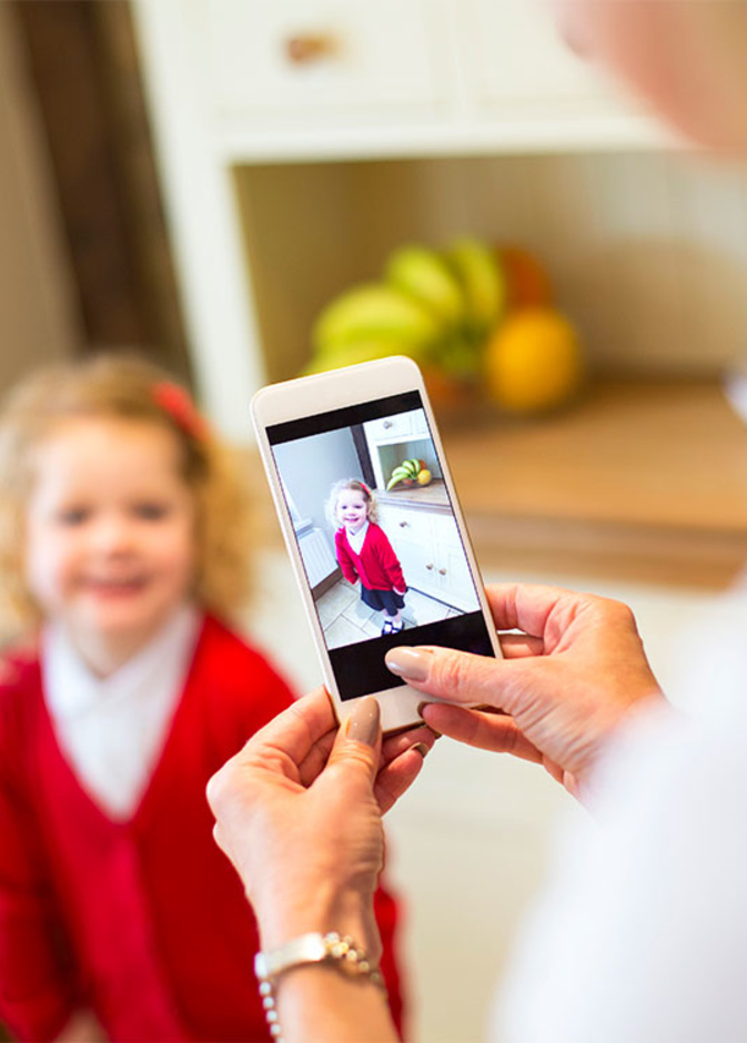 تدابير مهمة واحترازات ضرورية لنشر صور الأطفال على الإنترنت