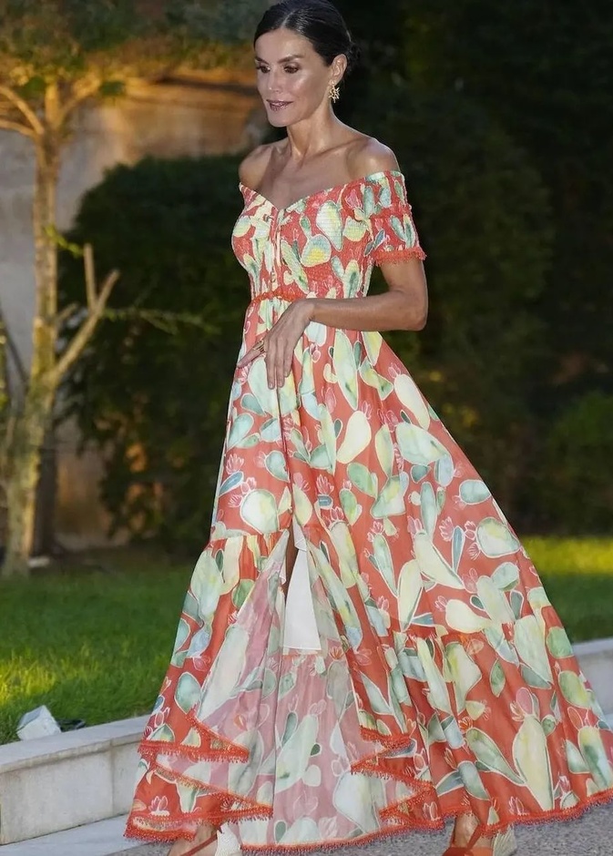 صوفيا ملكة إسبانيا السابقة تقوم بظهور رسمي نادر في حفل استقبال في مايوركا