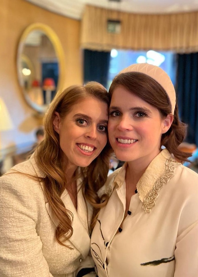 الأميرة يوجين توجه رسالة مؤثرة لشقيقتها الأميرة بياتريس بمناسبة عيد ميلادها 34