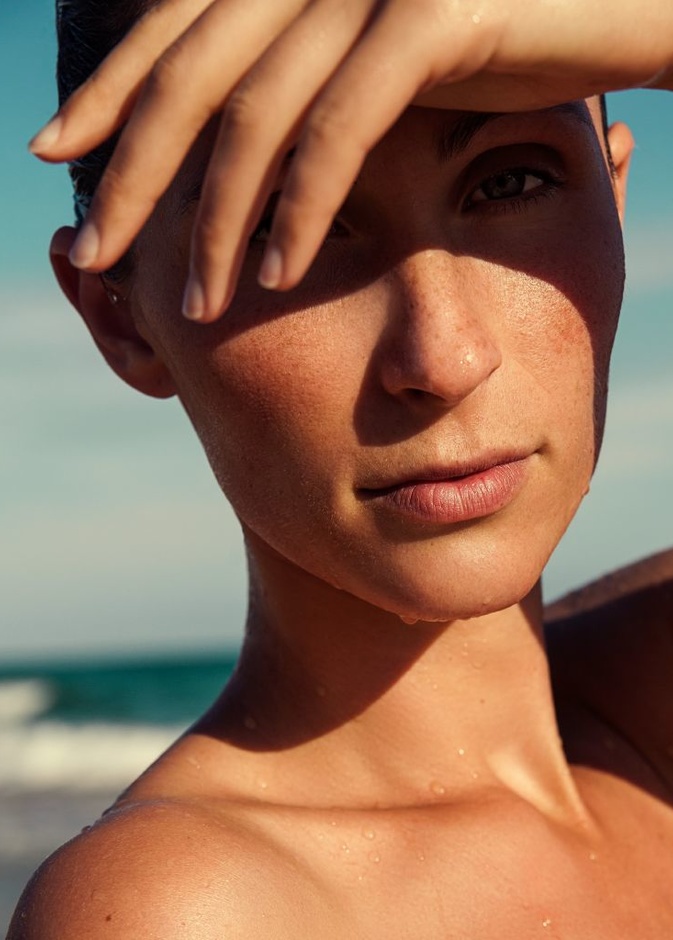 أفضل طريقة لإزالة البقع الداكنة عن البشرة من آثار الصيف