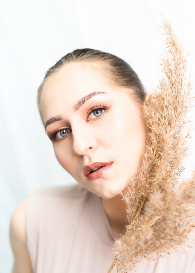 نصائح لتقشير البشرة الجافة والحساسة بطرق طبيعية