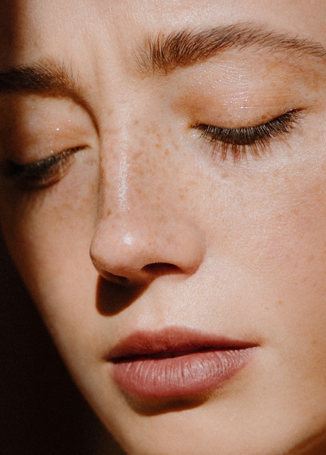 3 طرق طبيعية لغلق مسام الوجه الواسعة