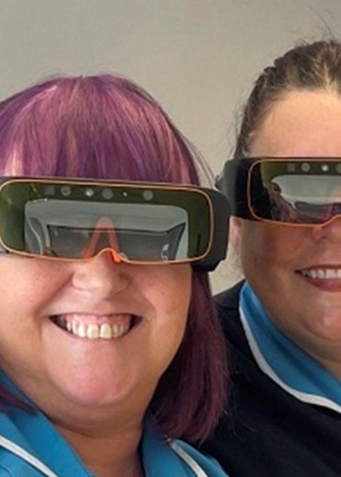 ابتكار نظارات ذكية خاصة لمساعدة الممرضين والممرضات