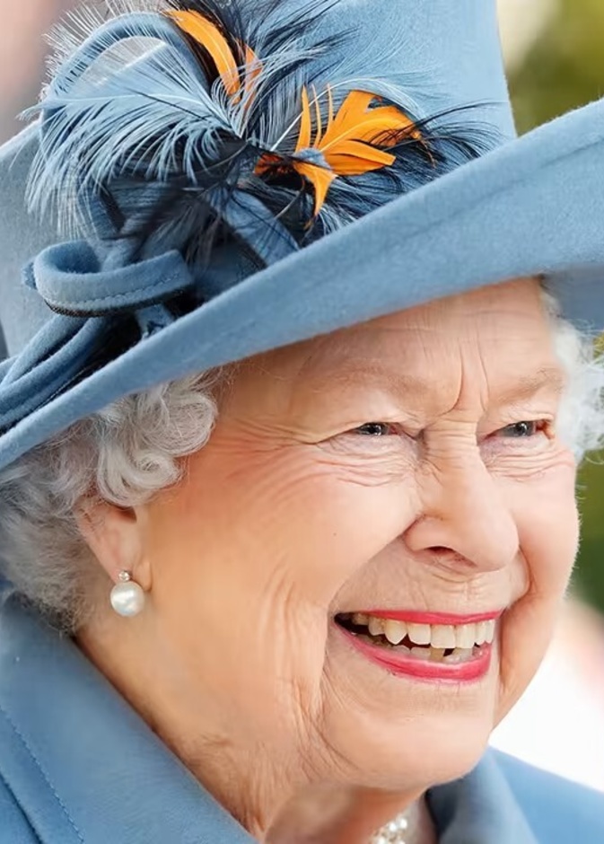 ملكة بريطانيا تهنئ منتخب إنجلترا لكرة القدم للسيدات بالفوز ببطولة أوروبا