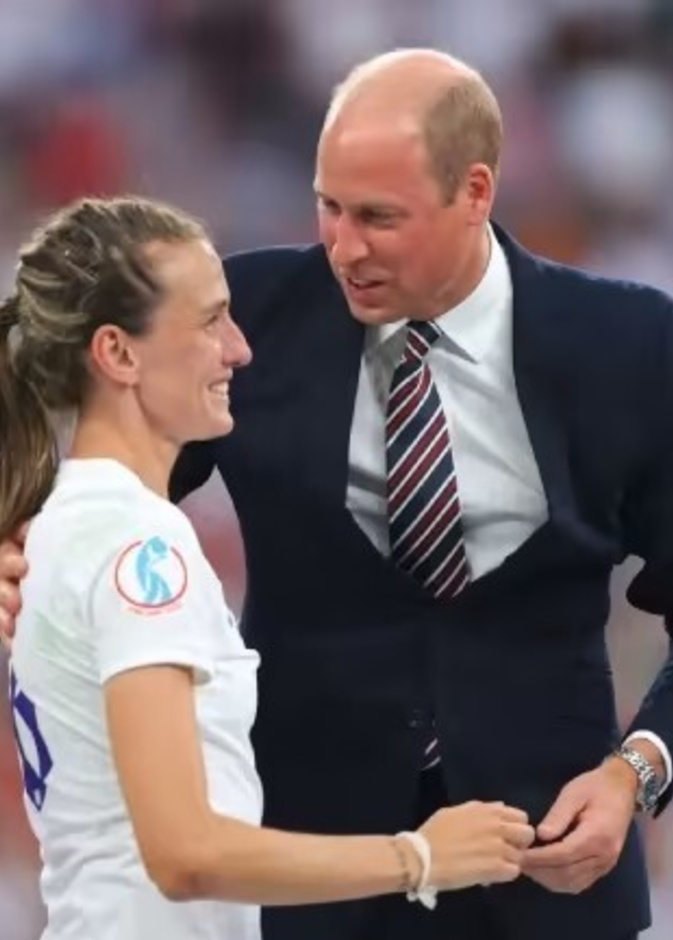 الأمير وليام يوجه رسالة للاعبة كرة القدم البريطانية جيل سكوت بعد إعلانها الاعتزال