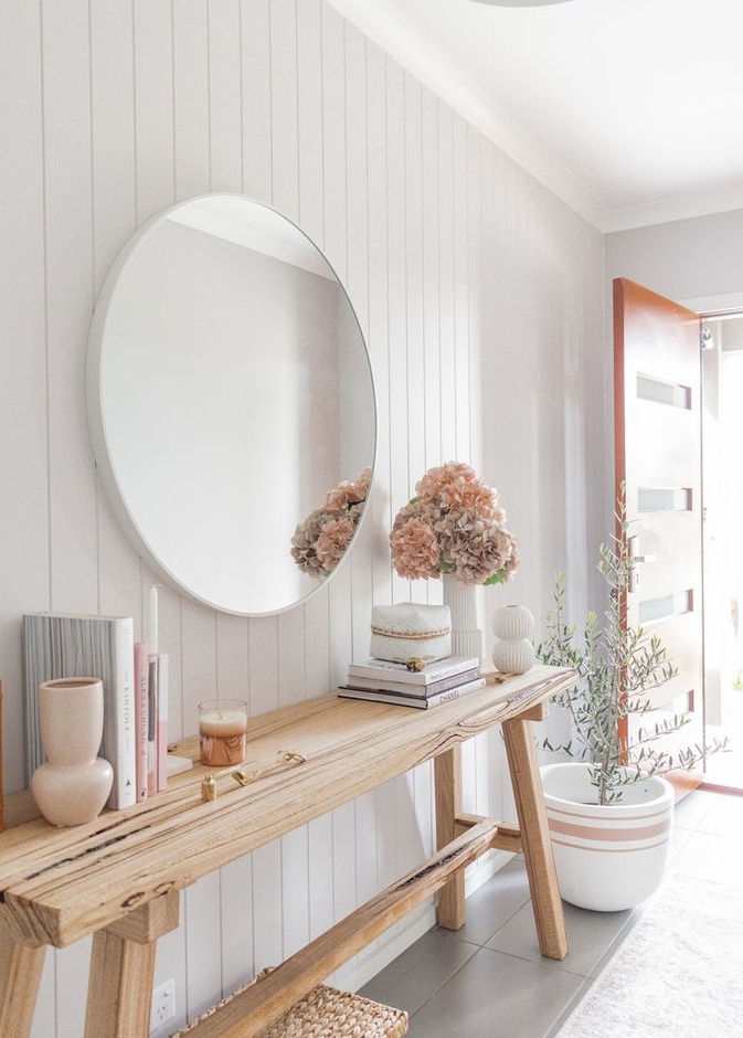 أحواض النباتات في مداخل المنزل