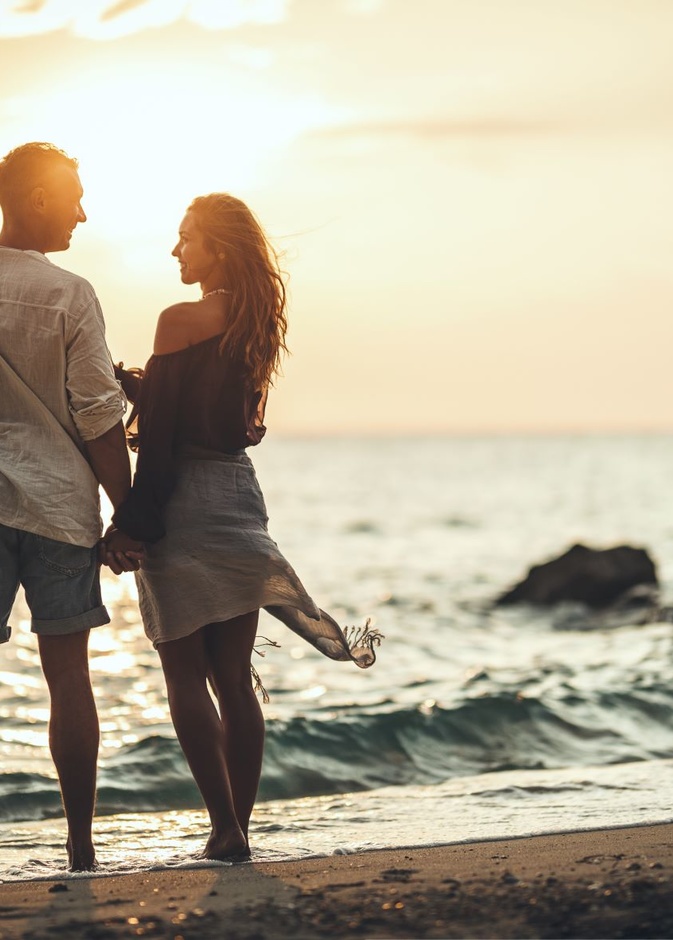 أنواع الرجال في الحب .. الرومانسي أفضلهم والعملي أقلهم جاذبية