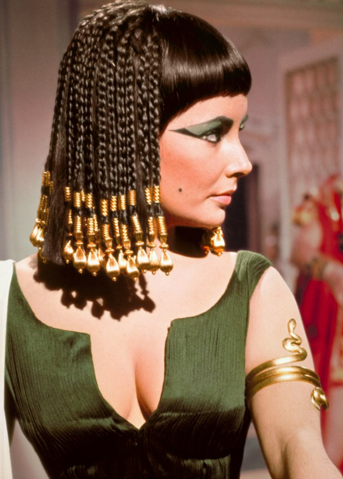 إليزابيث تايلور في فيلم كليوباترا