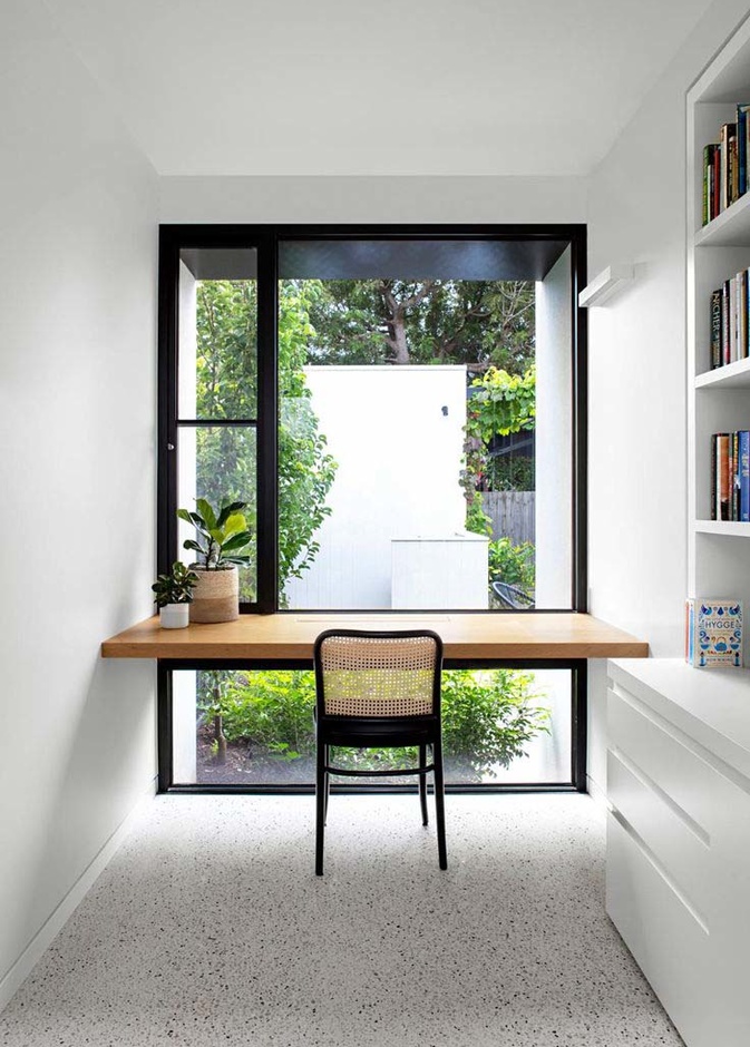 الإنارة الطبيعية تساعد الأطفال على التركيز في مكاتبهم الدراسية