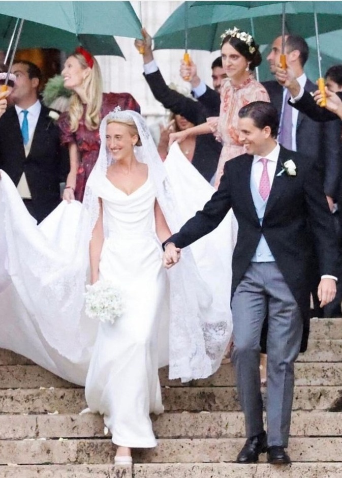 الاميرة ماريا لورا مع العريس خلال زفافها المدني