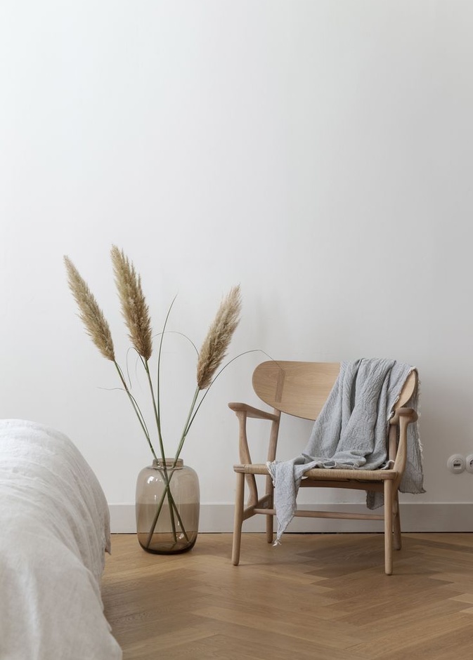 الدفء في ديكور غرفة نوم minimalist