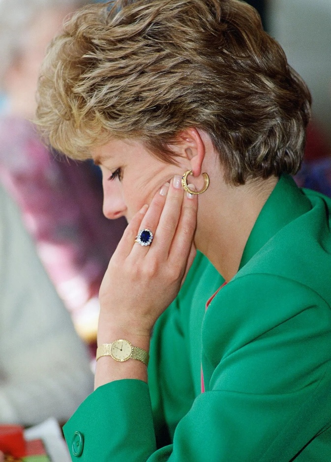 خاتم خطوبة الأميرة ديانا الشهير من الياقوت الأزرق