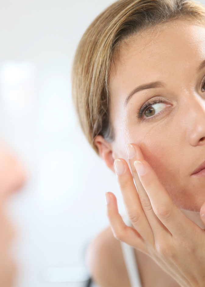 تعرفي على أسباب شيخوخة الجلد المبكرة وقاوميها بالأغذية المناسبة