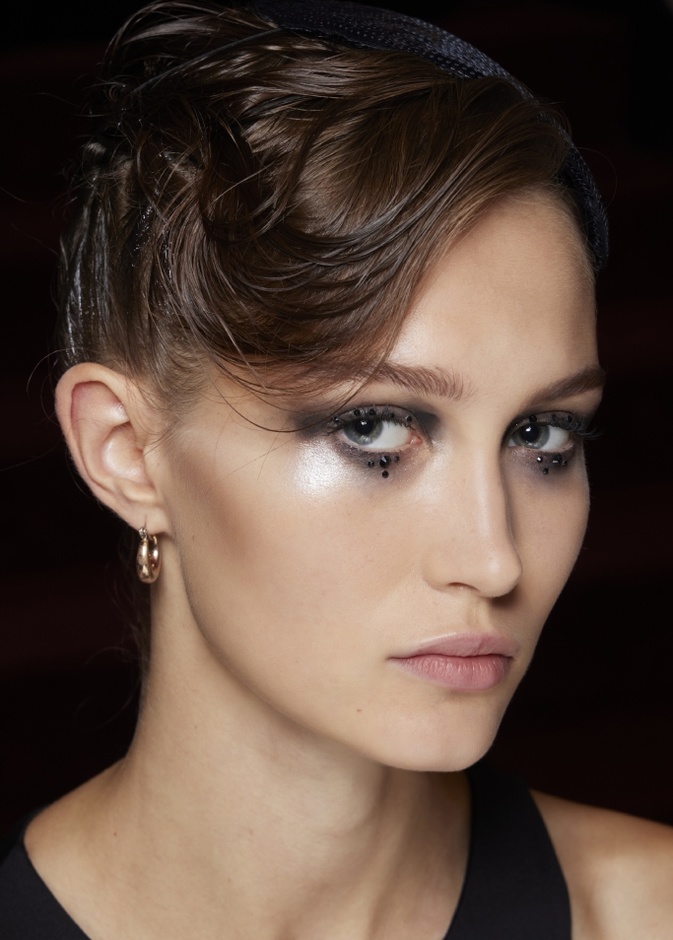 Armani مكياج الجفن السفلي من عروض