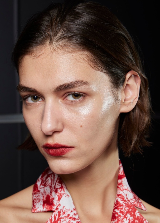 تعرفي إلى أسباب تساقط شعر الحواجب وأفضل العلاجات للتغلب على ذلك