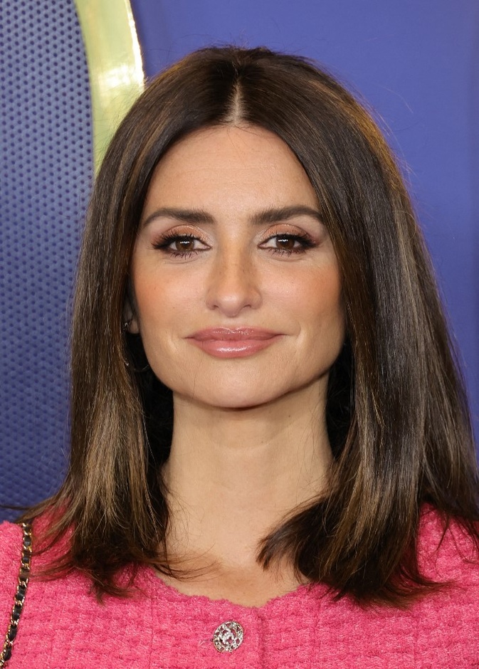 خطوات بسيطة لنضارة بشرة المرأة الأربعينية من وحي النجمة العالمية بينيلوني كروز - صورة من وكالة AFP