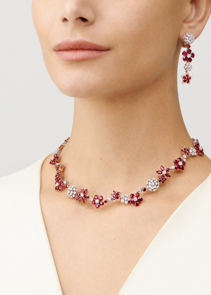 طقم Folie des près من فان كليف أند آربلز Van Cleef and Arpels