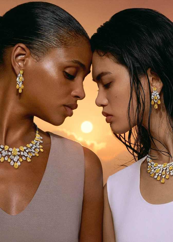 قلادة Goddess of Light من غراف Graff