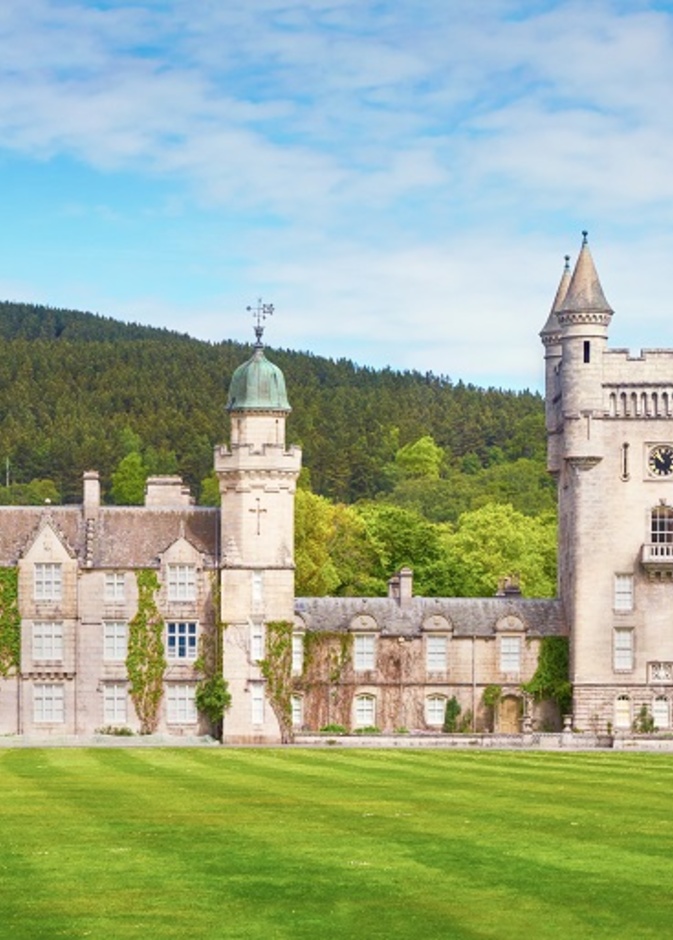 قلعة بالمورال من الخارج