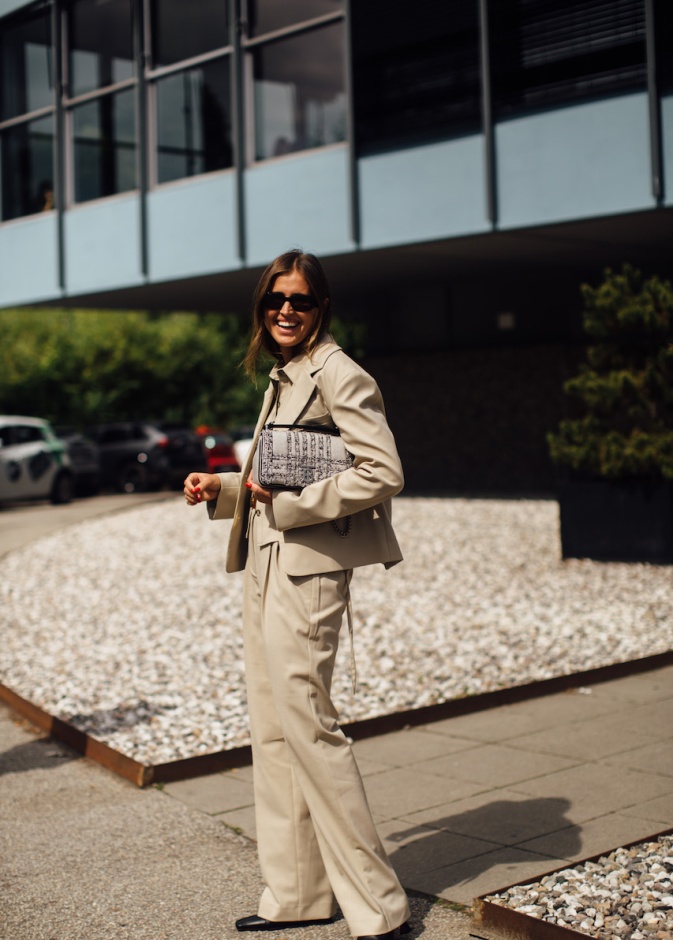 دليلك لأجمل اطلالات العودة للعمل بعد العطلة الصيفية 