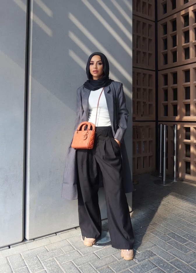 اطلالات خريفية عصرية للصبايا المحجبات مستوحاة من سهى