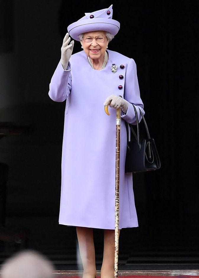 الملكة اليزابيث 