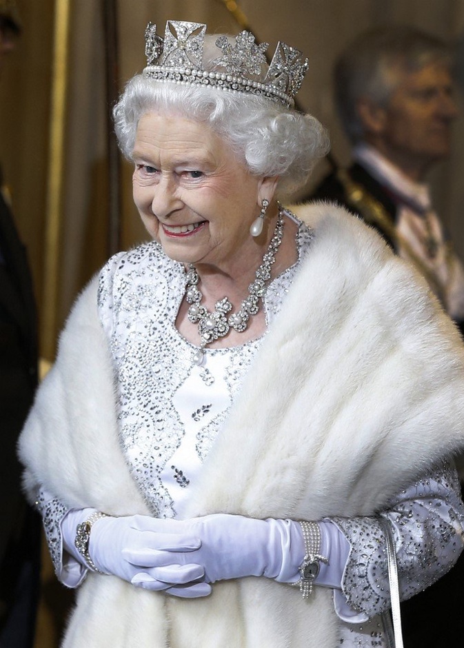 أحداث عالمية عاصرتها إليزابيث الثانية ملكة بريطانيا الراحلة