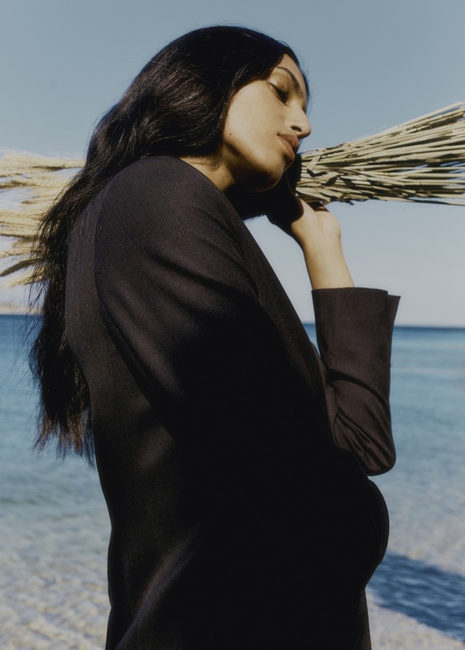 Iris & Ink تطلق مجموعتها الجديدة لخريف وشتاء 2022-2023