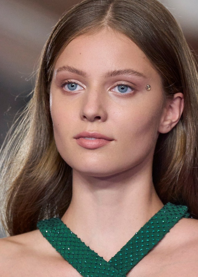 نصائح بسيطة لشفاه وردية وجذابة بعد الليزر