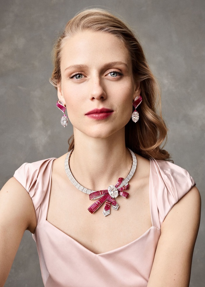 مجموعة Legend of Diamonds من "فان كليف آند آربلز"