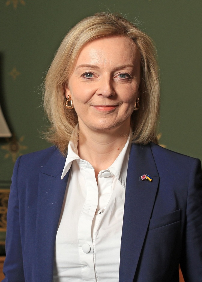 "البساطة" عنوان مجوهرات رئيسات وزراء بريطانيا