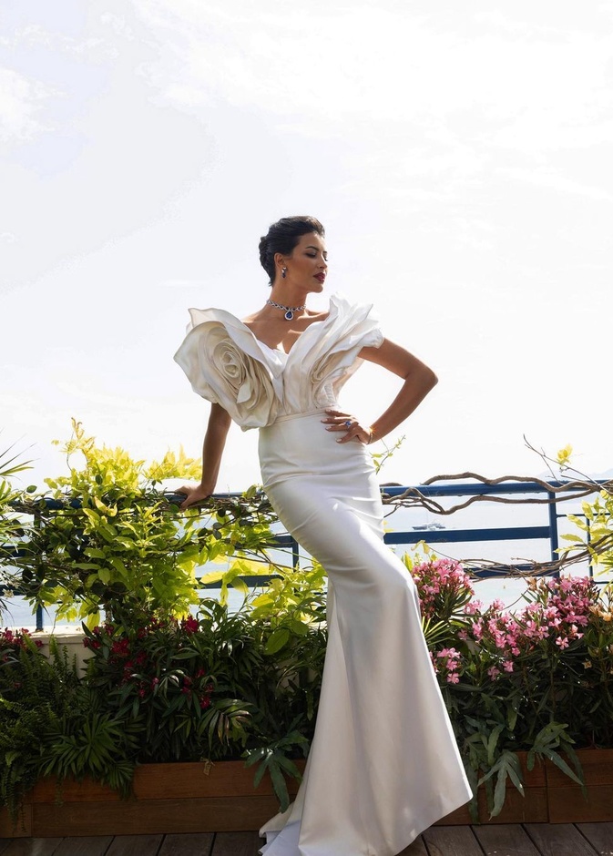 موديلات فساتين فاخرة للصبايا مستوحاة من اطلالات ريم سعيدي 