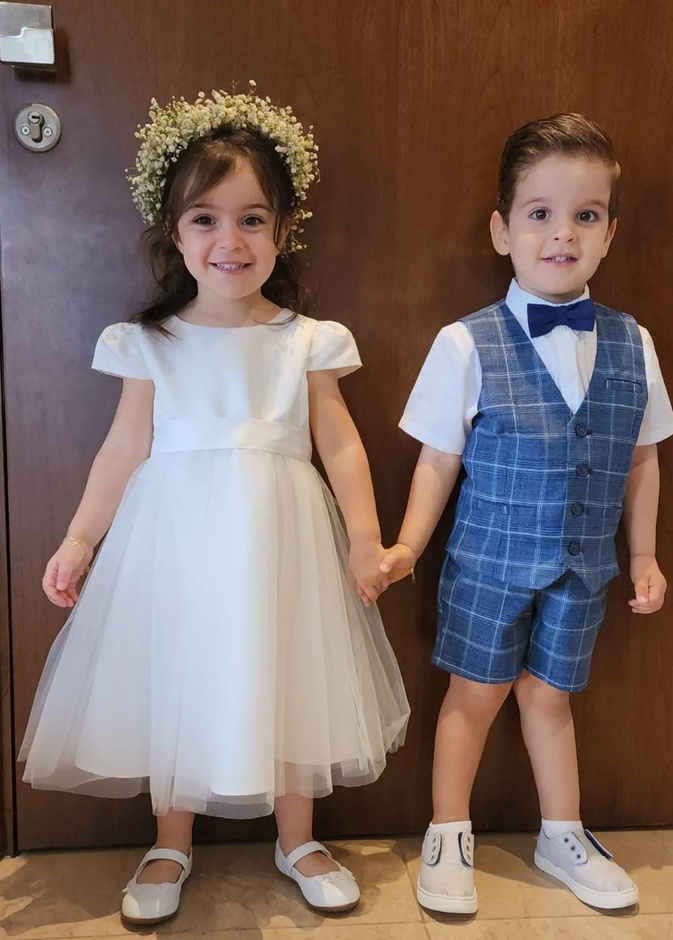 إيميه صياح مع زوجها وتوأمها