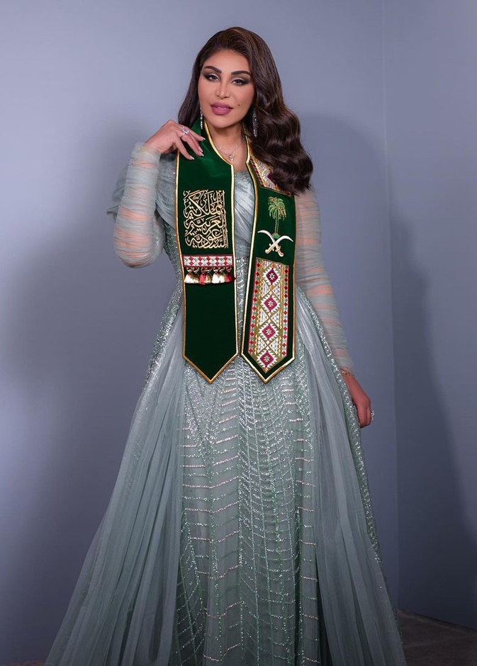 إطلالة ملكية للفنانة أحلام في حفلها باليوم الوطني السعودي