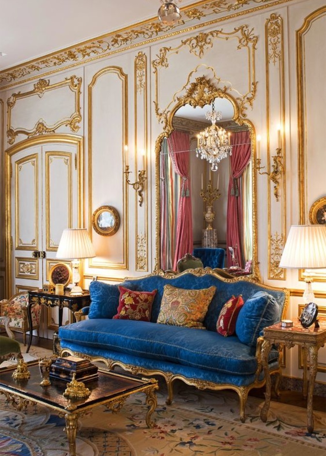 صالون كبير بطراز "ريجانس" ولمسات مذهّبة من تصميم "بريان جاي ماكارثي" Brian J. McCarthy في أتلانتا