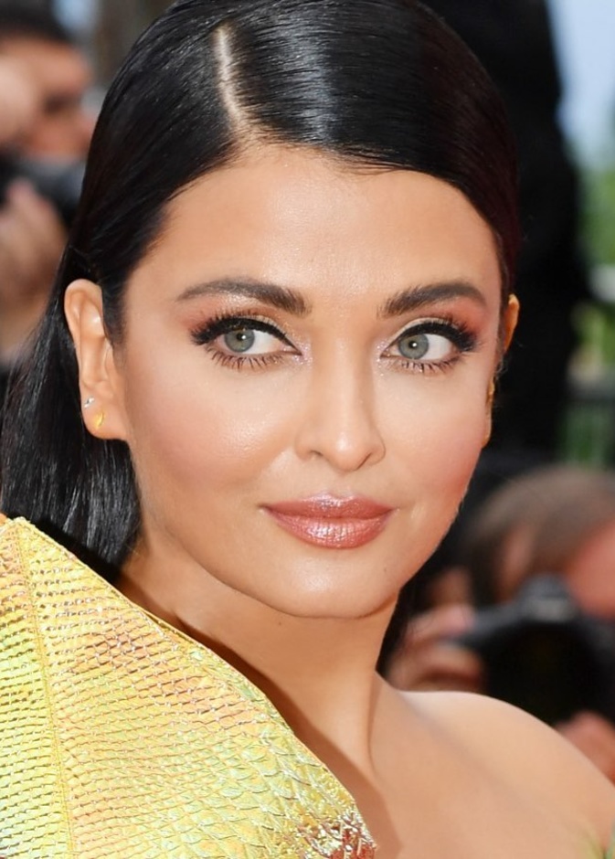 أسرار جمالية في العناية بالبشرة توارثتها نجمات بوليوود على مر السنوات ..إكتشفيها