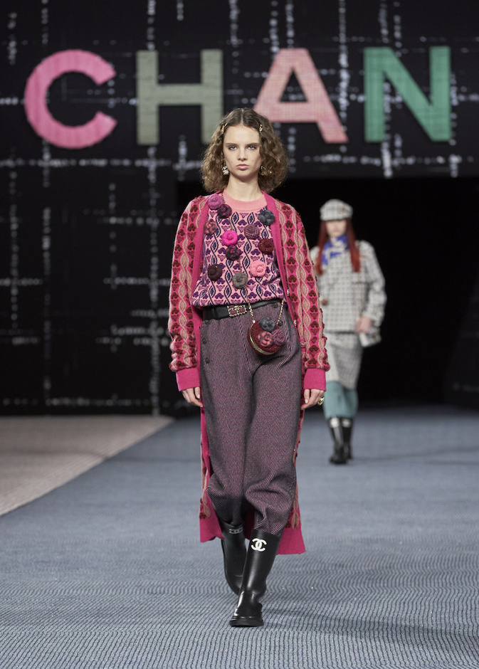 أفكار مختلفة لتنسيق الكارديغان الطويل في الخريف 