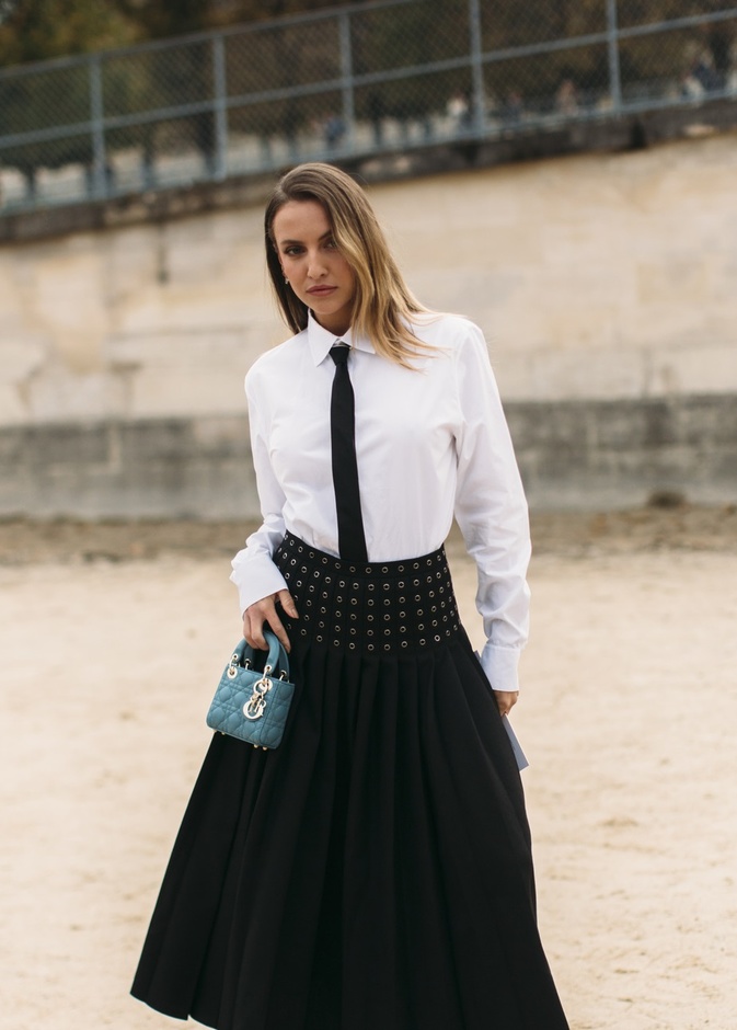 أفكار تنسيق القميص الساحر بطرق مختلفة