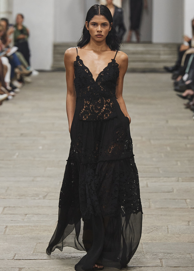 مجموعة Ermanno Scervino لربيع وصيف 2023