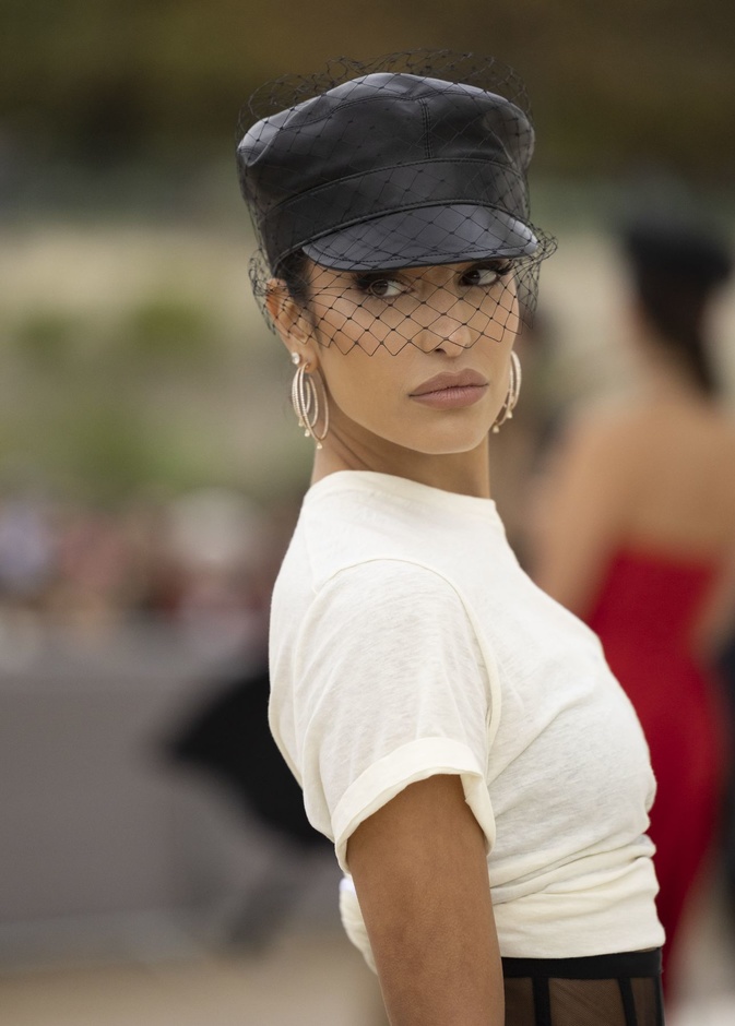 إطلالات جمالية جريئة وملفتة مستوحاة من الستريت ستايل في باريس