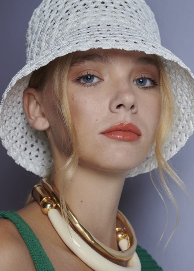 صيحات جمالية لا غنى عنها في ختام عروض الموضة في ميلانو لربيع 2023