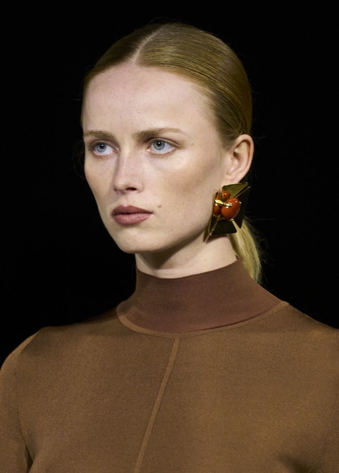 صيحات جمالية لفتت الأنظار في أسبوع الموضة في باريس لربيع 2023